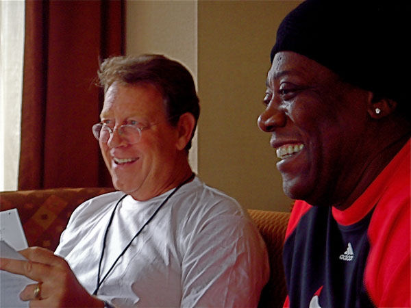 Les auteurs, Don Reo (gauche) et Clarence "Big Man" Clemons (© Joelopezphotography.com)